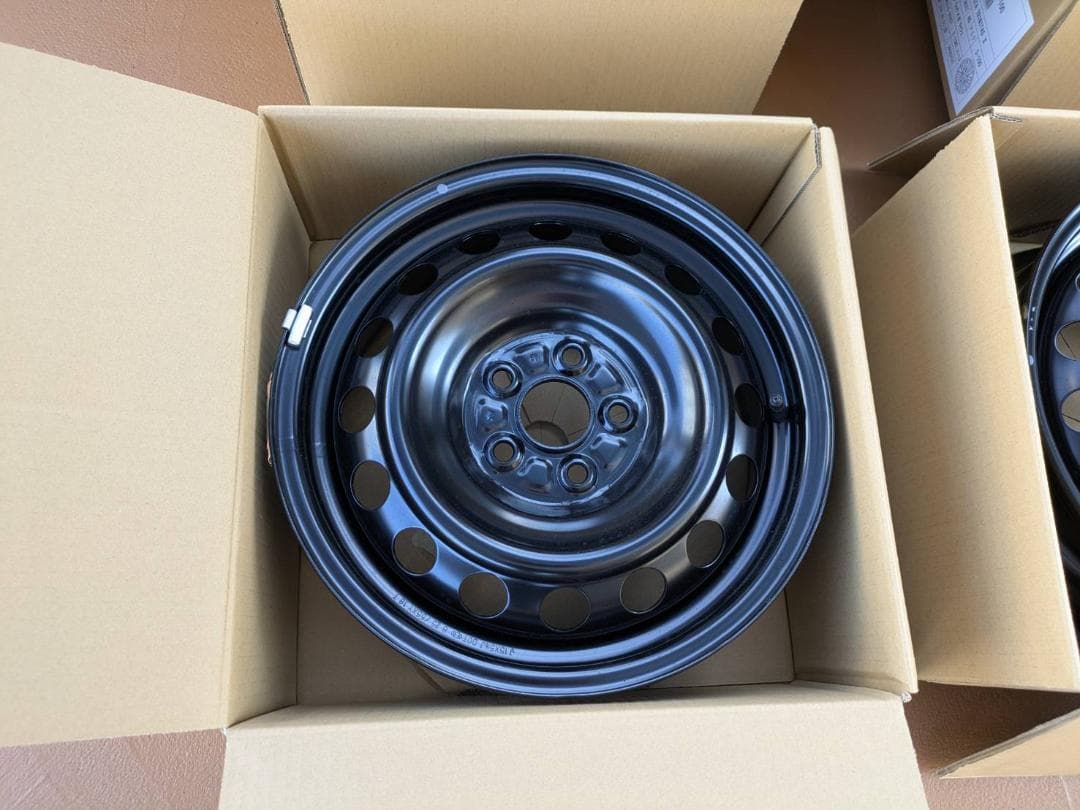 トヨタ　シエンタ　純正ホイール　4本　ホイルキャップキャップ付き