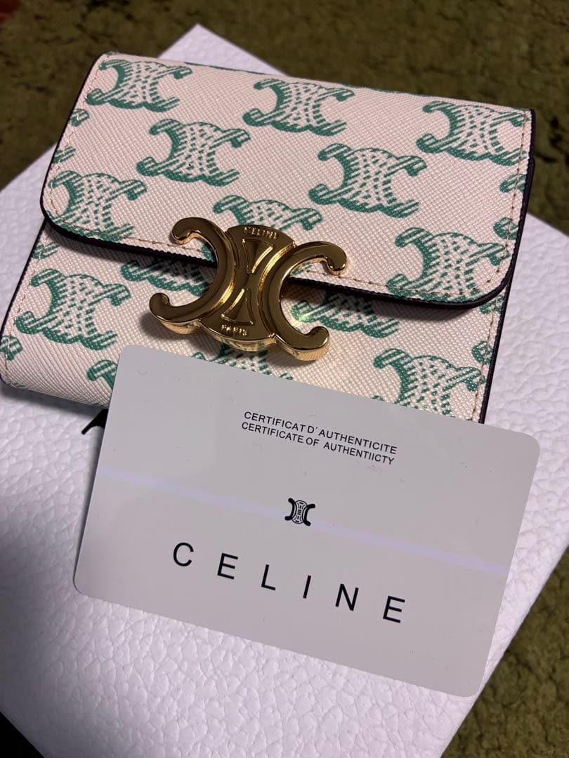 CELINE 入れ付きトリオンフミニ財布