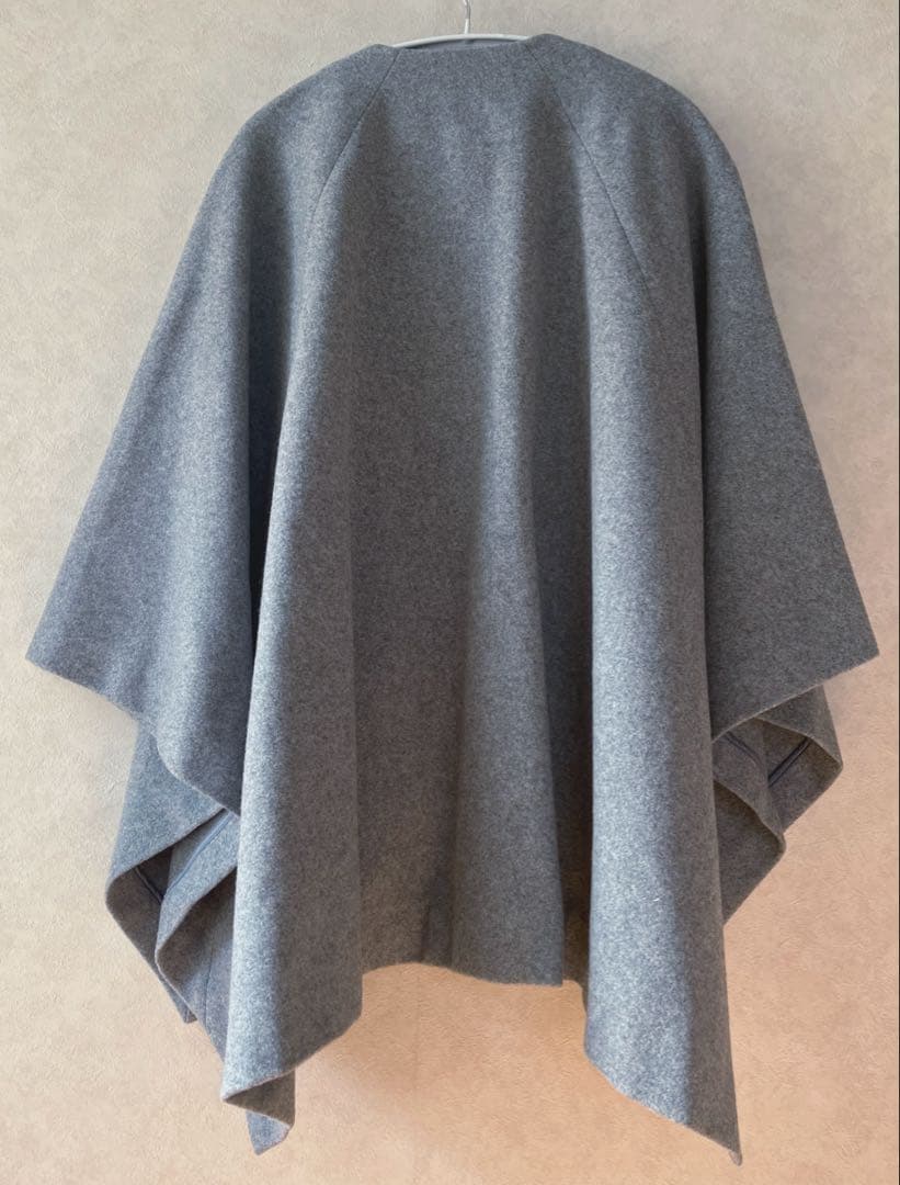 新品☆未使用品theory luxe ダブルフェイスケープ　ポンチョ　グレー