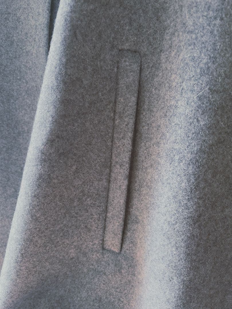 新品☆未使用品theory luxe ダブルフェイスケープ　ポンチョ　グレー