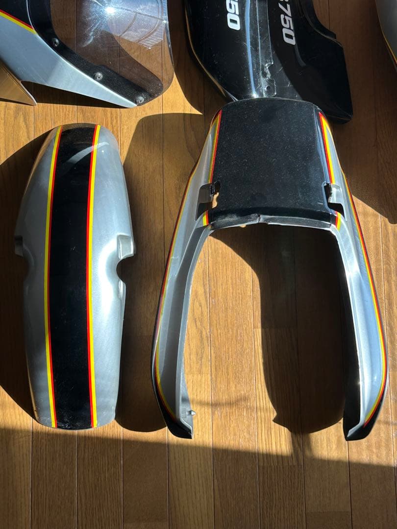 小野田さま用　CB750 カウルセット シルバー/ブラック