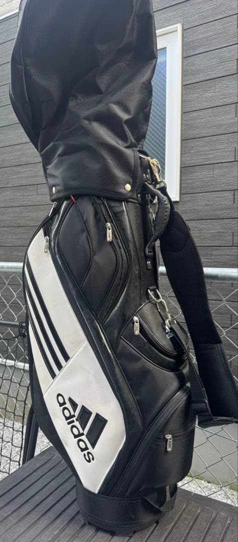 adidas アディダス キャディバッグ ブラック×ホワイト フード付き 4分割