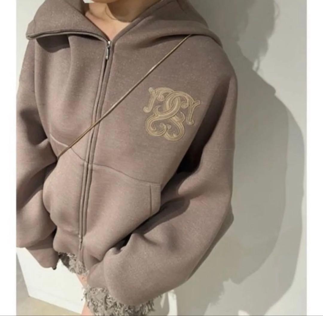 スナイデル ボリュームパーカー