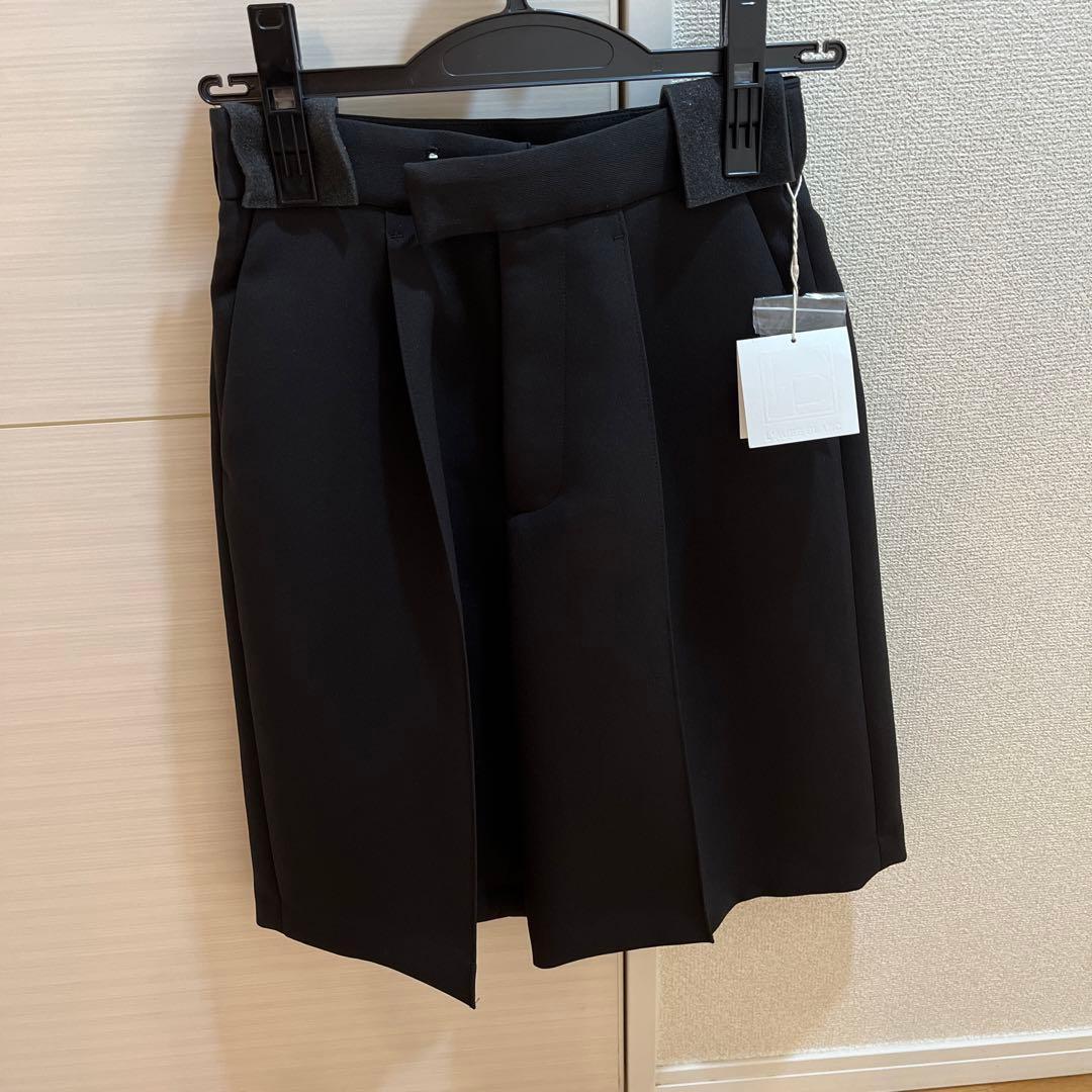 パンツ Front pin tuck Half pants