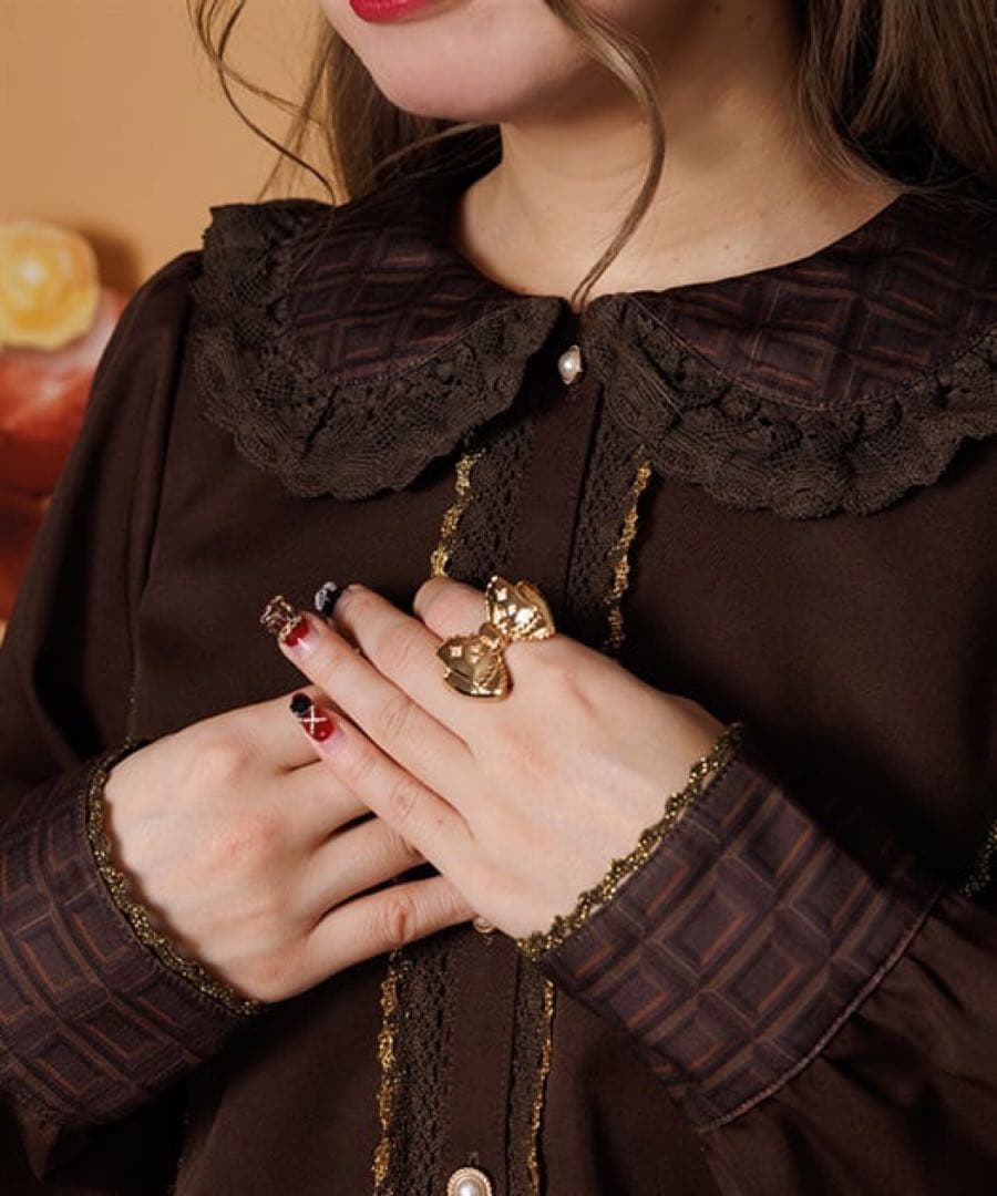 新品タグ付き✴︎シャルミエール　チョコレート柄衿ブラウス