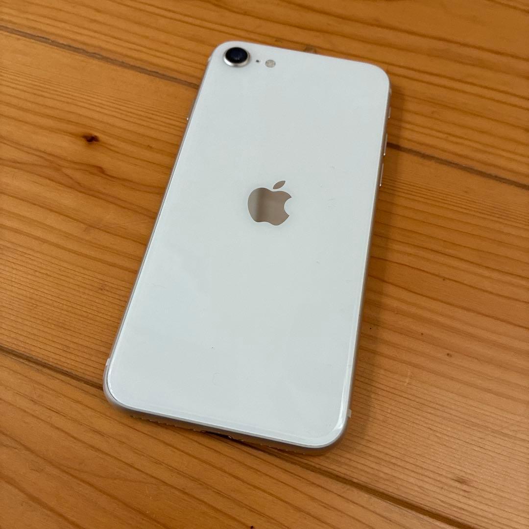 Apple iPhone SE 第3世代64GBホワイト本体