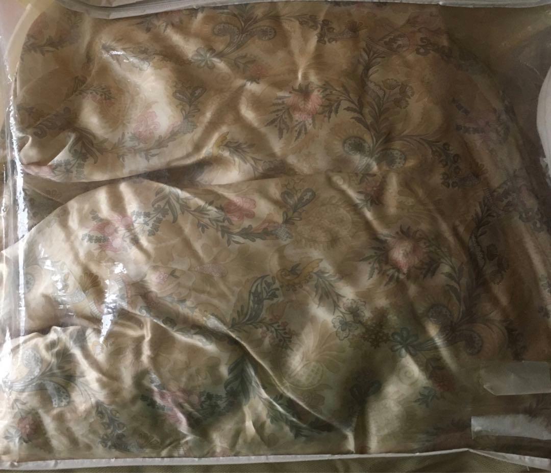 【未使用】ロフテー　生地絹100% 中綿絹（真わた）100％