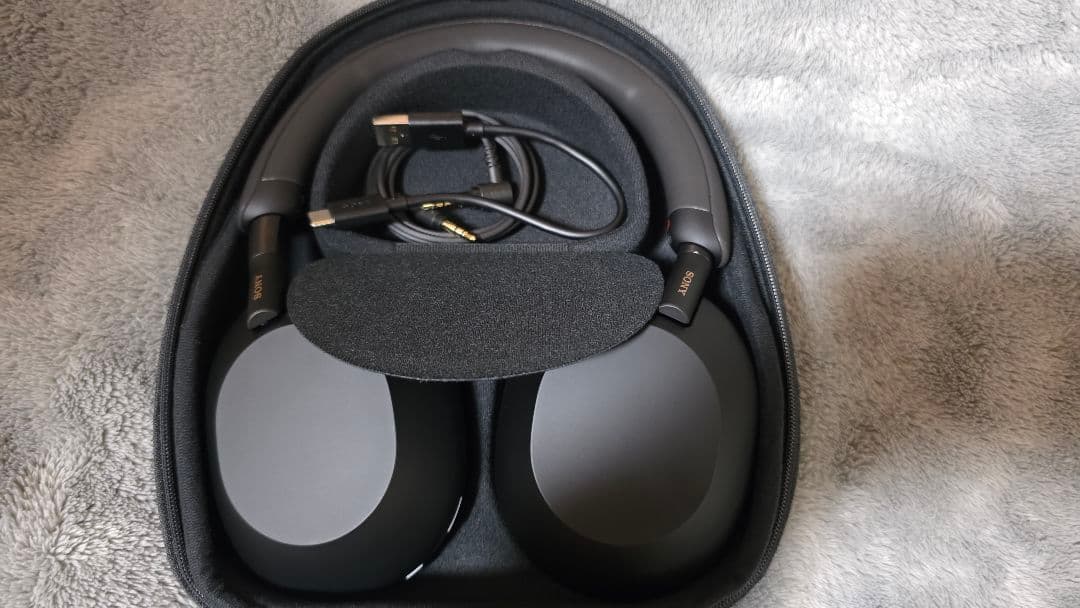 SONYソニー ワイヤレスヘッドホン ブラック WH-1000XM5/保証書あり