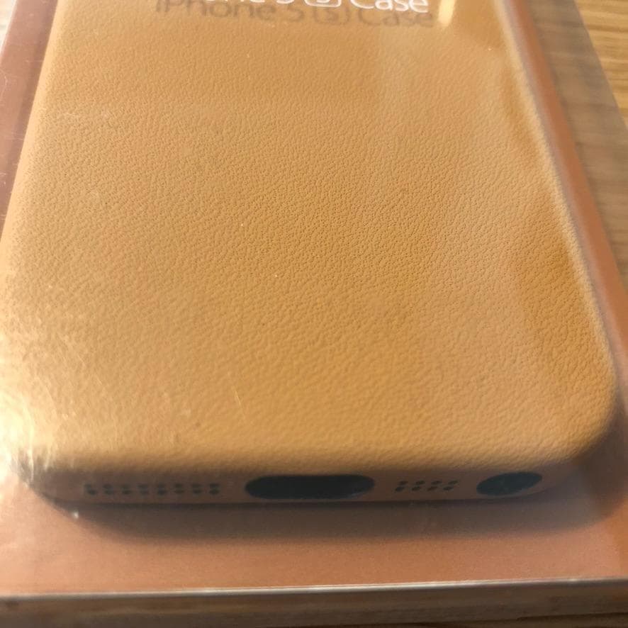 新品未開封Apple純正品iPhoneSE純正ケース茶色 イタリアンレザー 革