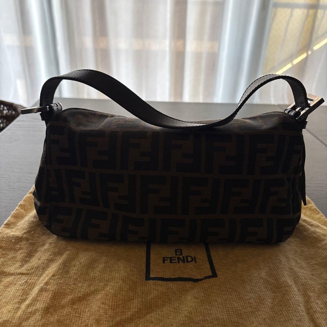 FENDI ズッカ柄マンマバゲットワンショルダーバッグ