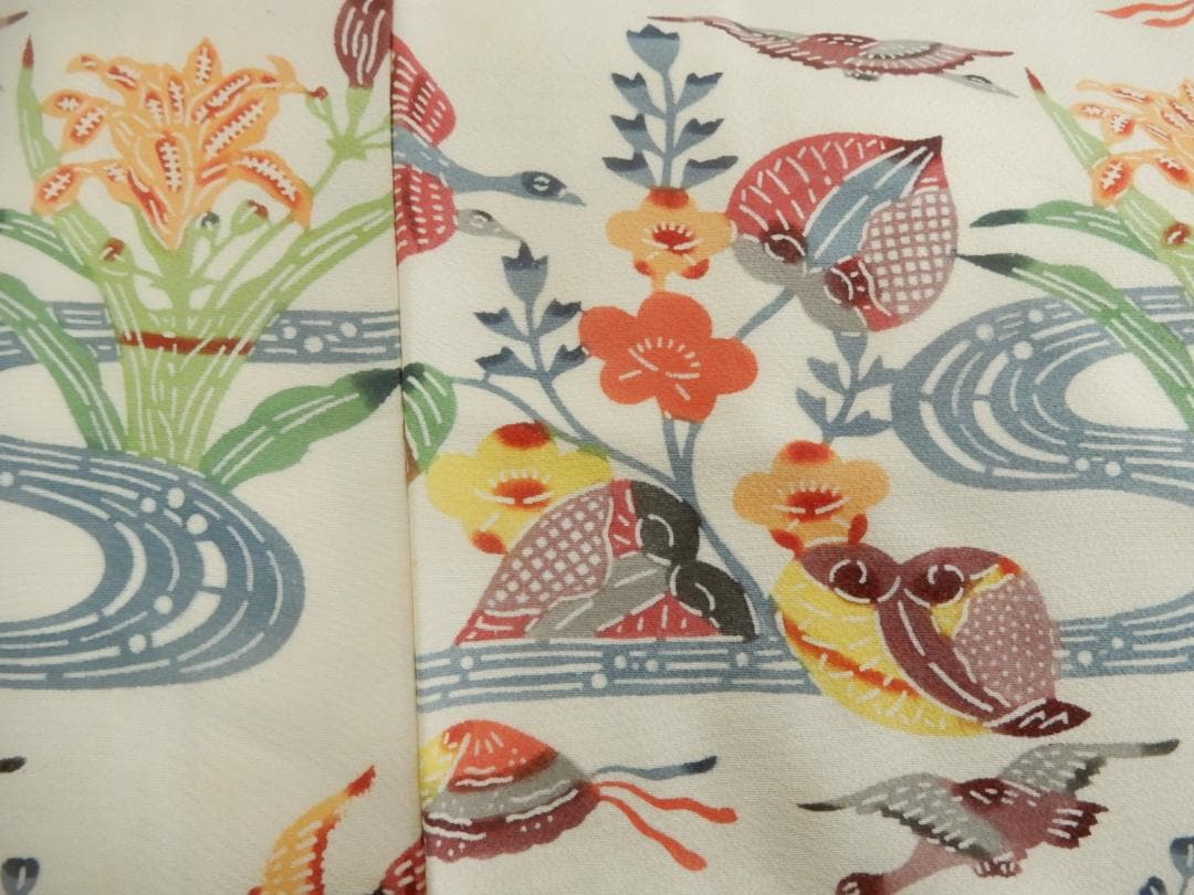 正絹・紅型染め小紋袷着物・顔料・手刷し・流水・貝・鳥・お花