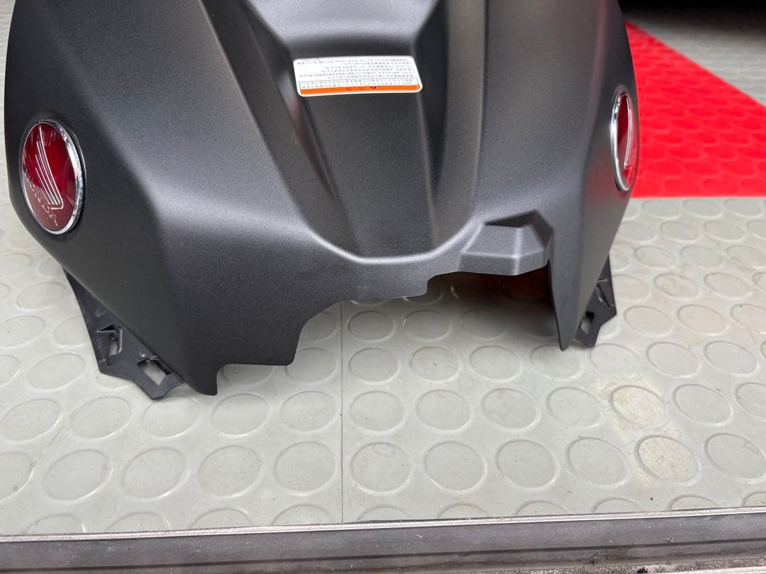 cbr600rr 2023年式　タンクカバー　前側