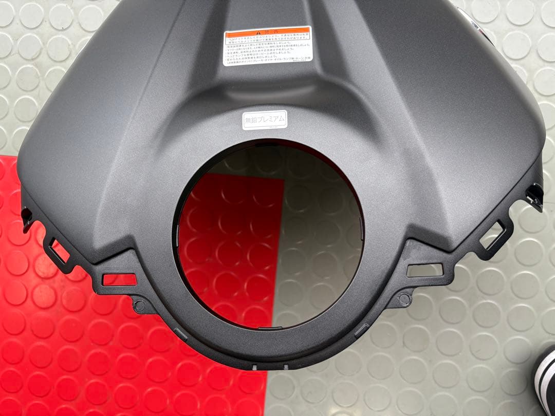 cbr600rr 2023年式　タンクカバー　前側