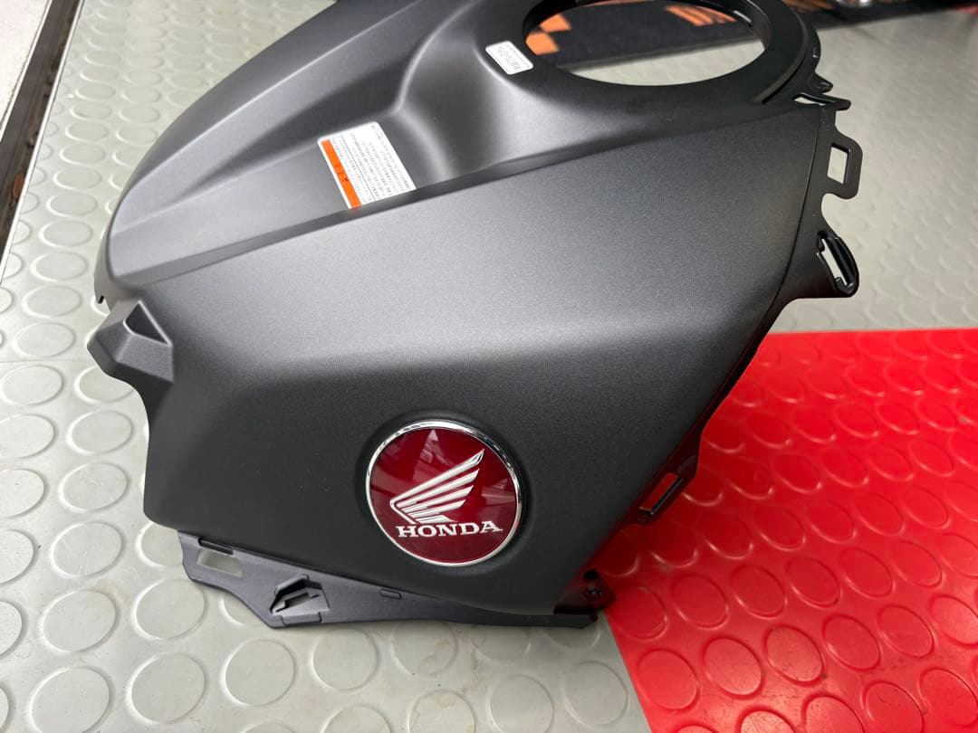 cbr600rr 2023年式　タンクカバー　前側