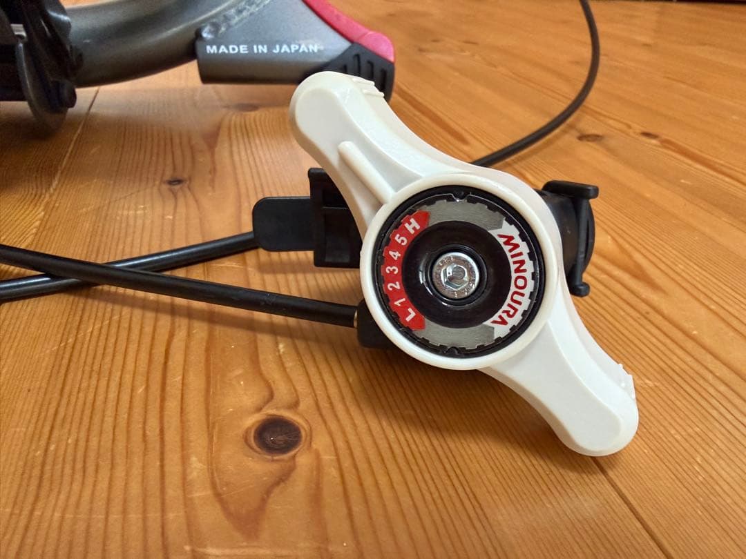 [美品]MINOURA V130 固定ローラー台