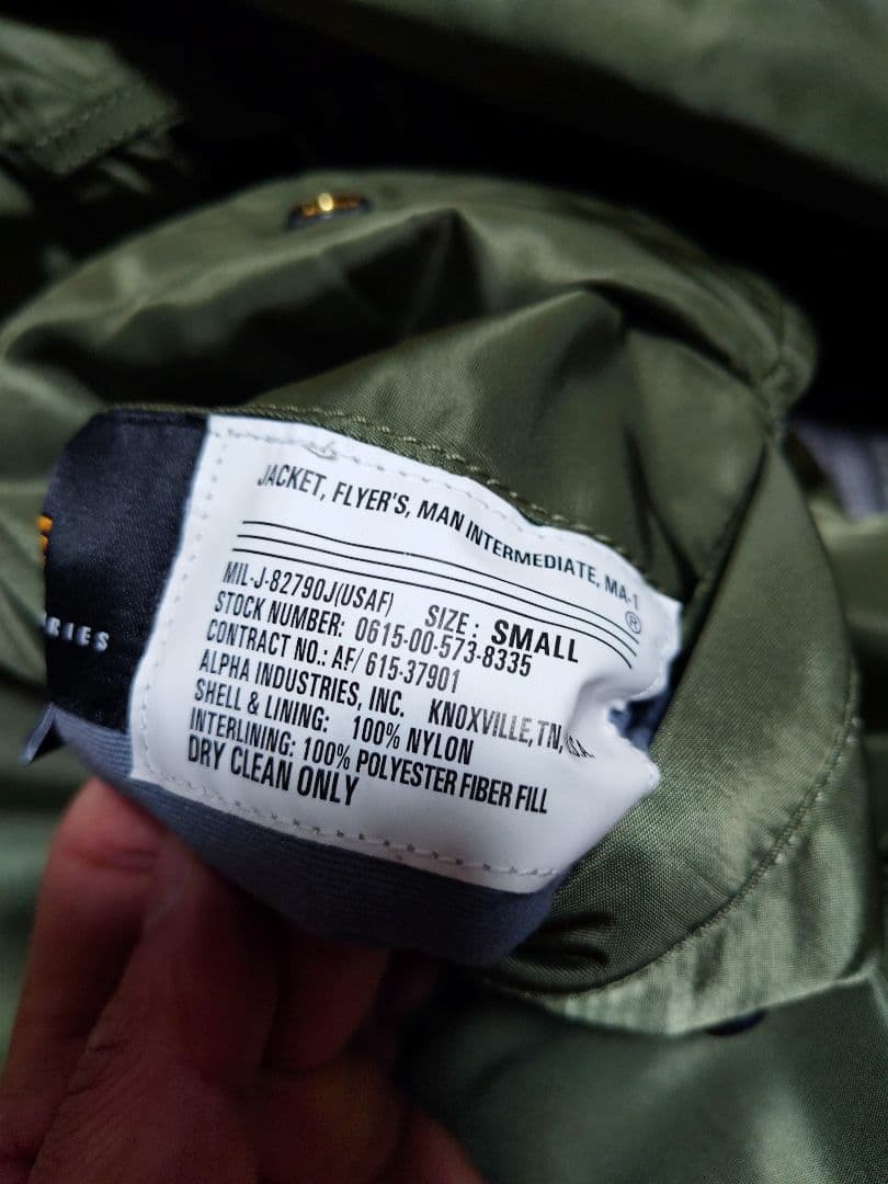 アルファインダストリーズ MA-1 2025年 日本国内流通版