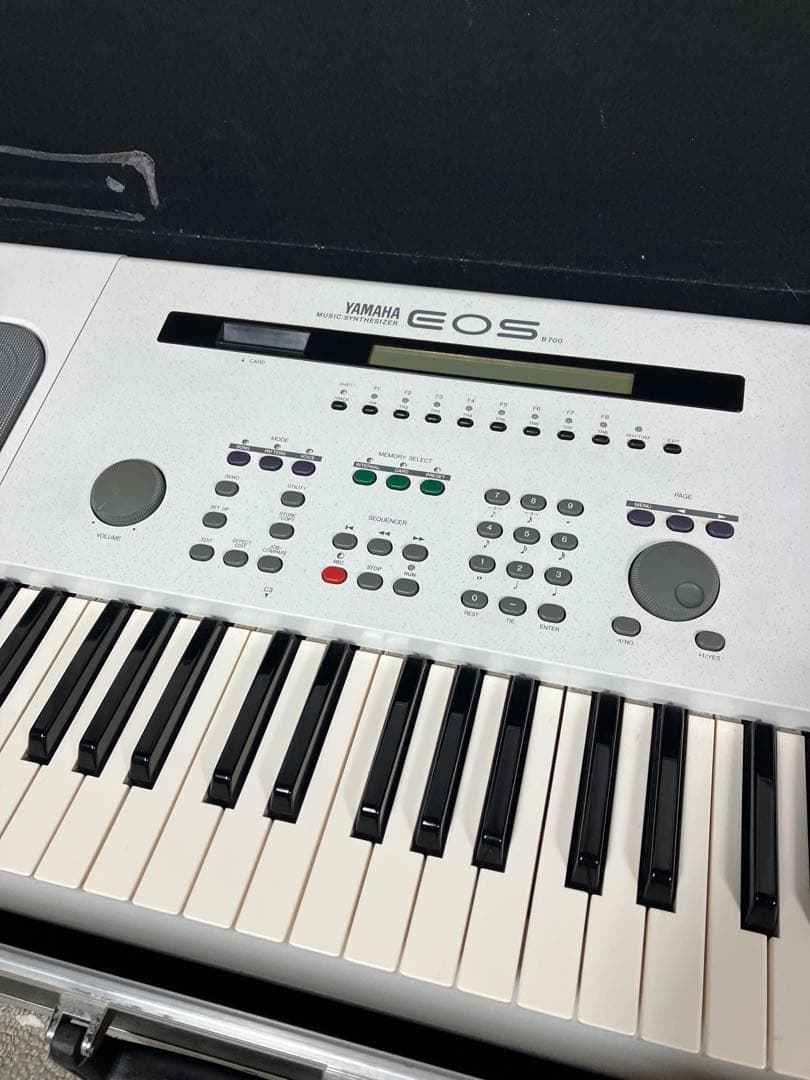 YAMAHA EOS B700 ハードケース付き