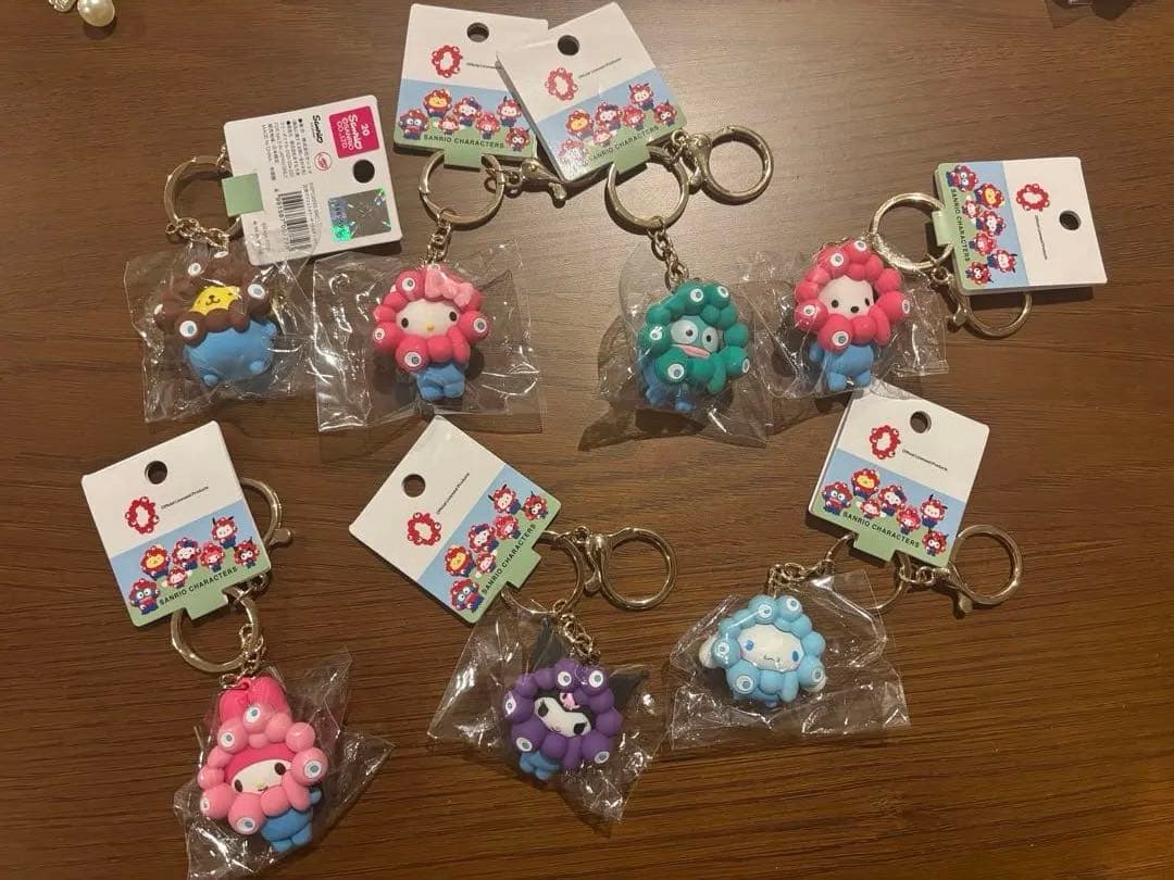 ま*子様 サンリオ　ミャクミャク　万博　コンプ