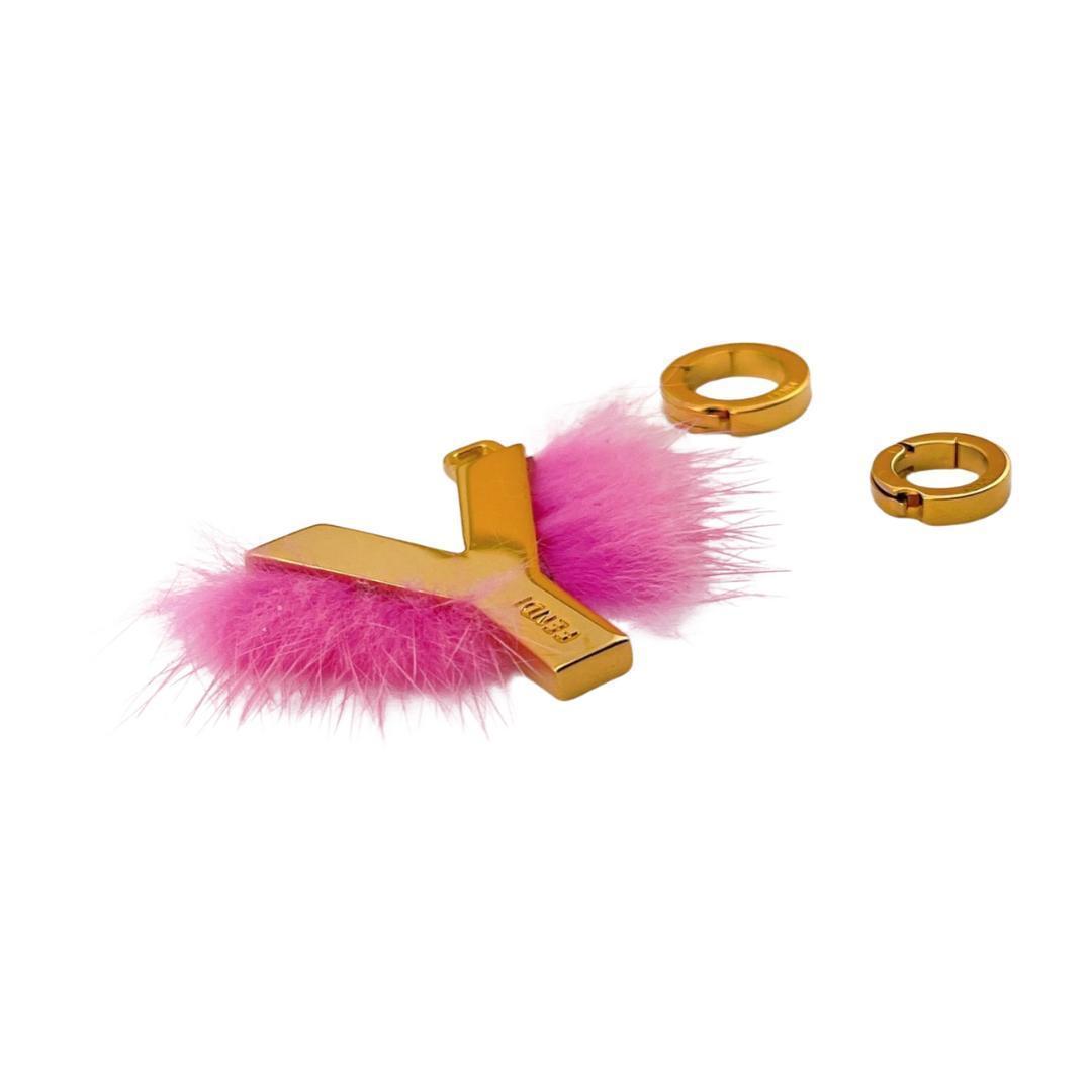 【極美品】フェンディ エイビークリック Y ペンダントップ イニシャル チャーム