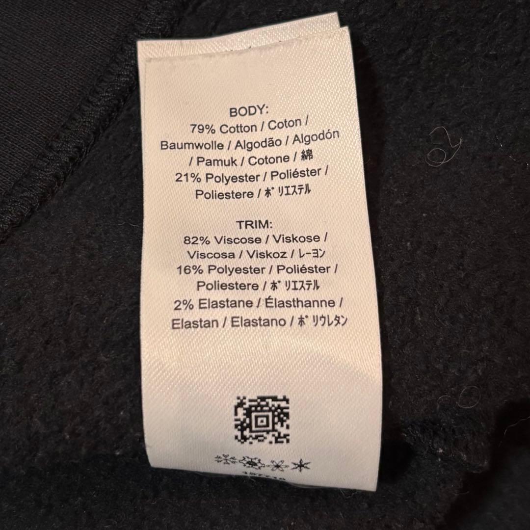 フレッドペリー FRED PERRY フーディークロップド丈 パーカー 裾ロゴ