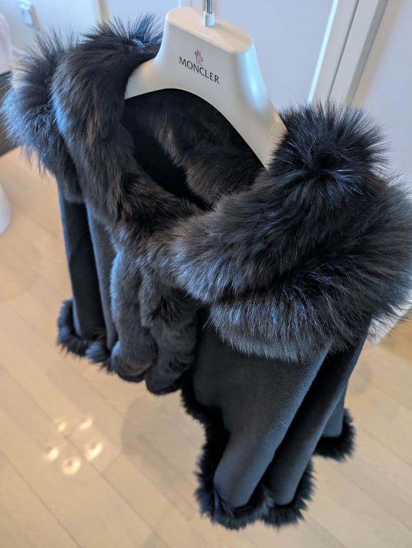 カシミヤ50% リアルフォックスファー フード付ケープ 黒