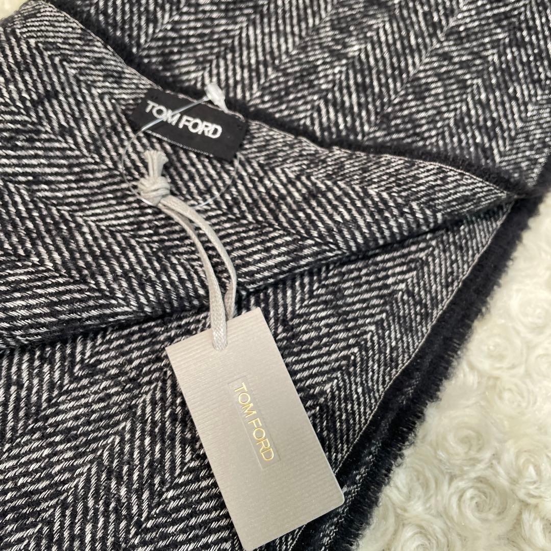 TOM FORDトムフォード 新品　マフラー　ヘリンボーン柄