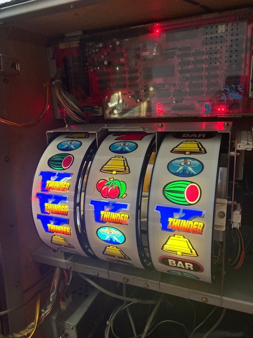 本日のみ値引き！名機サンダーV 実機　送料無料