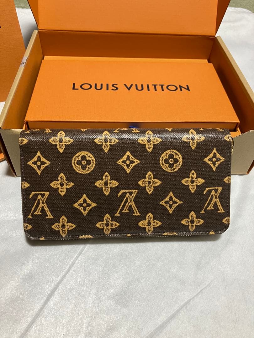 LOUIS VUITTON ジッピーウォレット長財布　日本限定新作