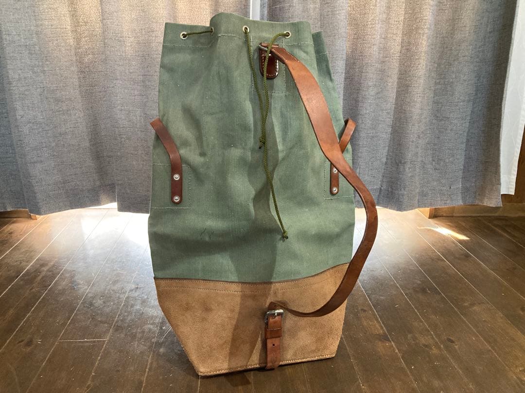 値下げ　スイス軍 ヴィンテージ マウンテン ダッフルバッグ