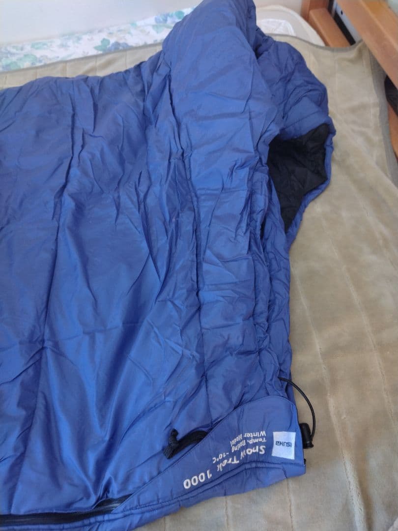 中古②　 イスカ ISUKA Trek1000 シュラフ