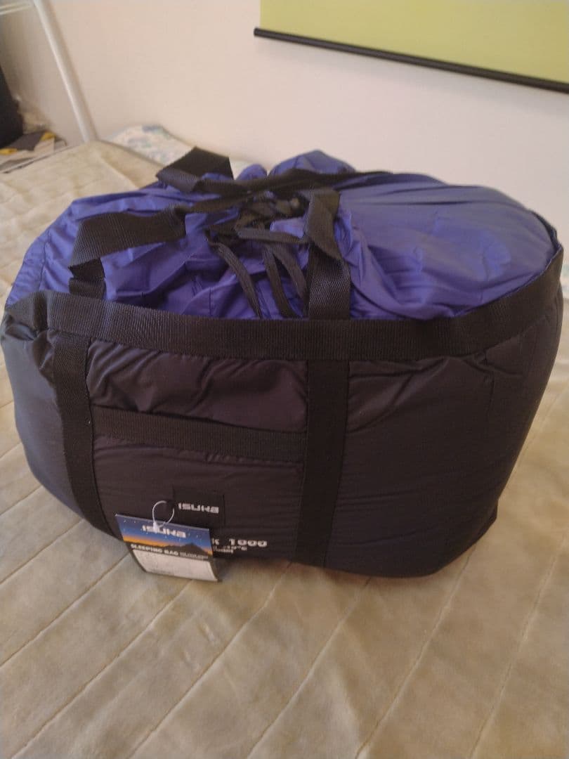 中古②　 イスカ ISUKA Trek1000 シュラフ