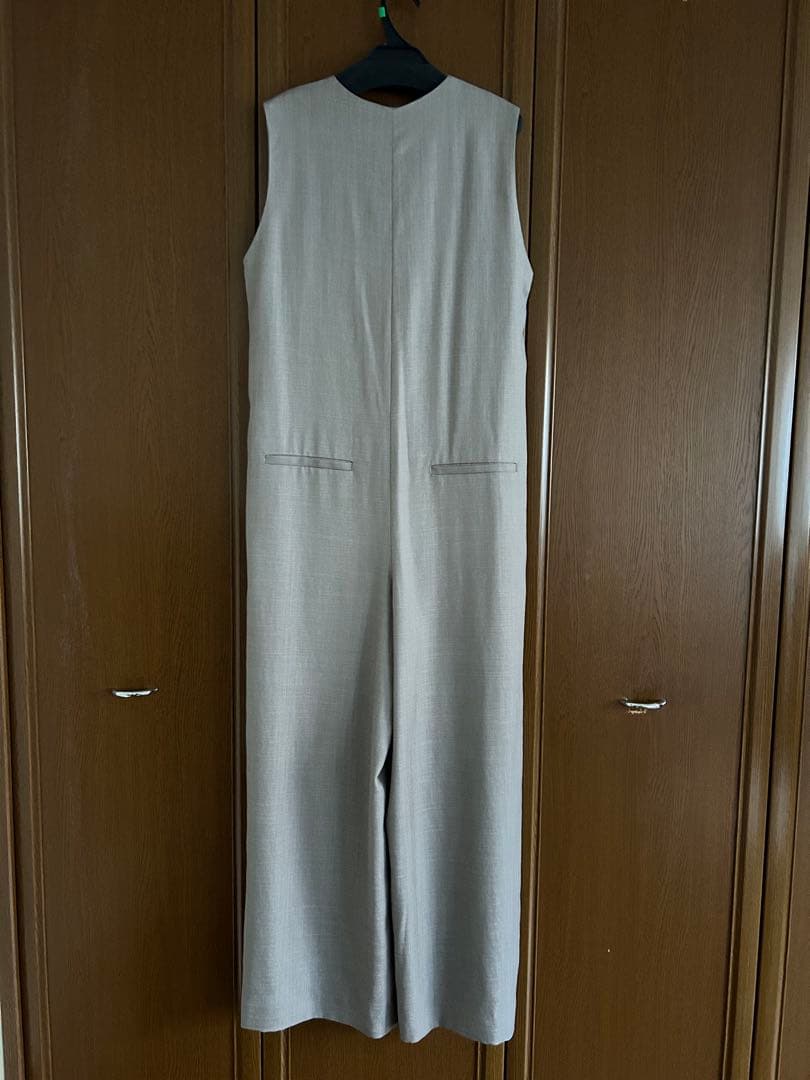 【新品★タグ付き】ETRÉ TOKYO グレージュノースリーブオールインワン