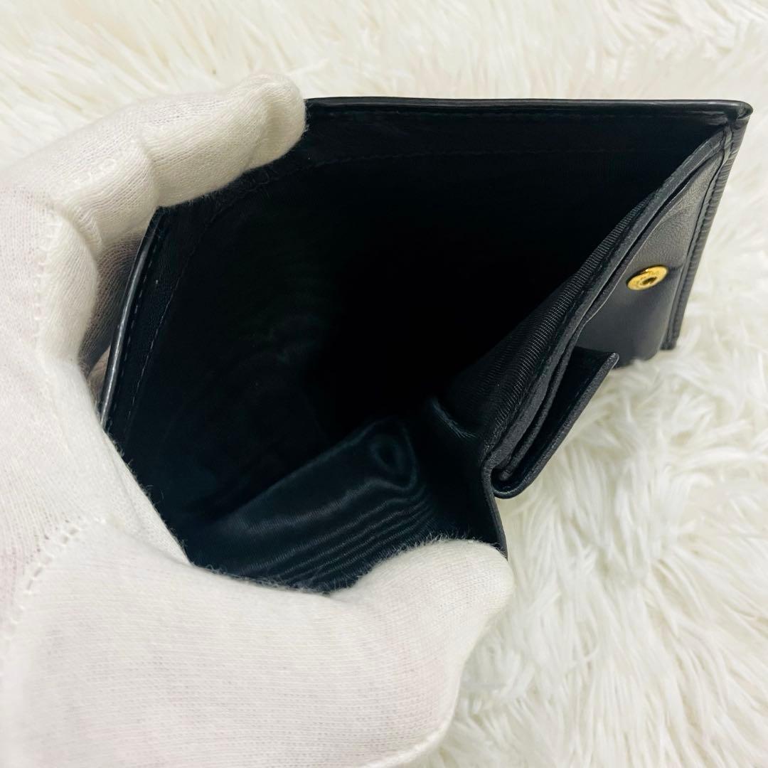 極美✨ 付属完備✨PRADA 二つ折りコンパクト レザー 黒 1MV204