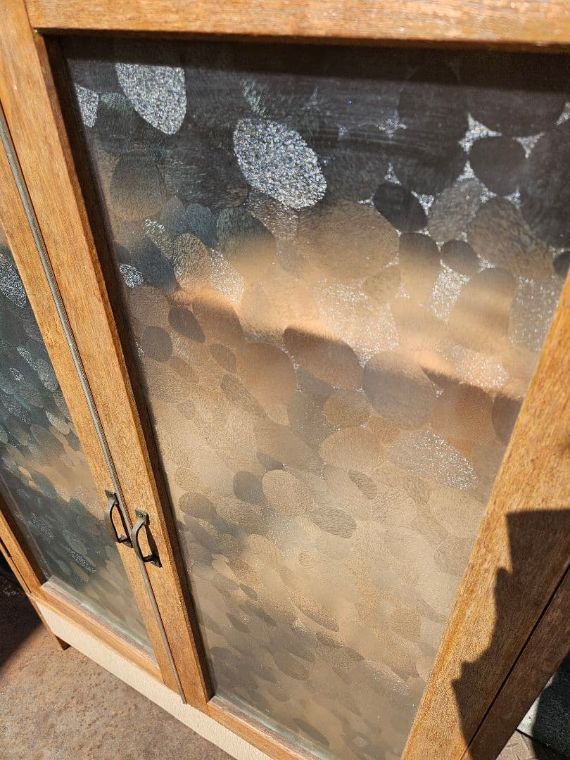 ジャパンヴィンテージ 古いガラスの戸棚 飾り棚 水屋箪笥 食器棚 本棚