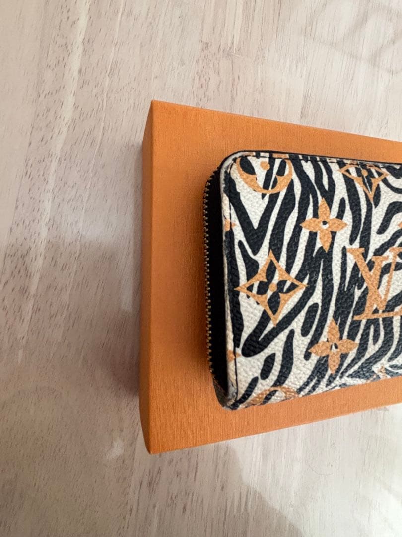 Louis Vuitton ゼブラ柄 ケース　ルイ・ヴィトン