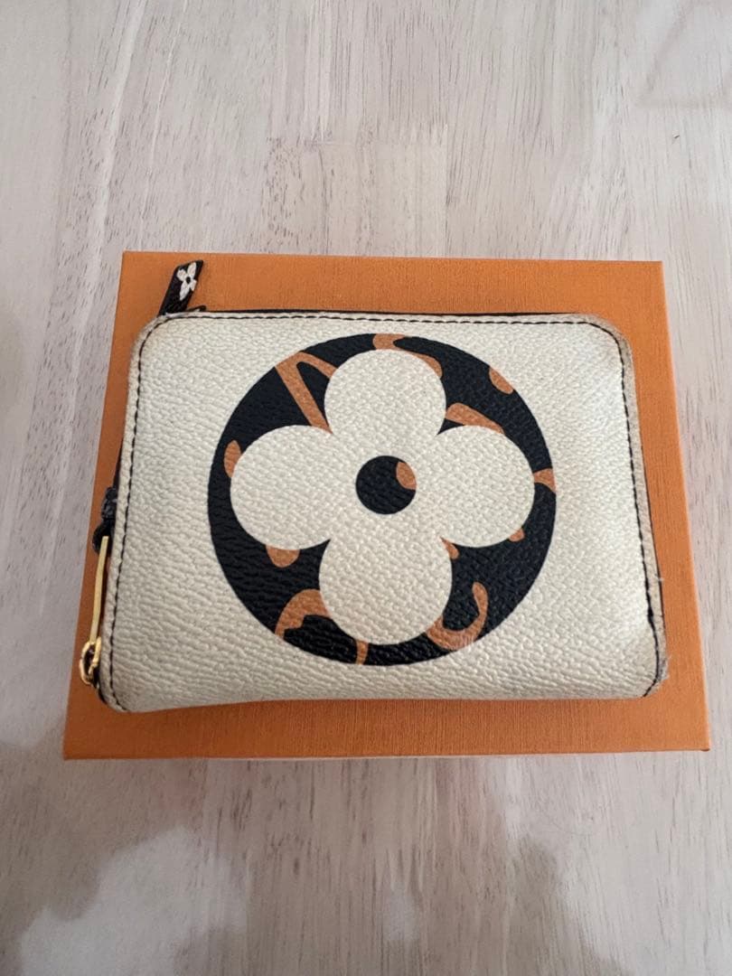 Louis Vuitton ゼブラ柄 ケース　ルイ・ヴィトン