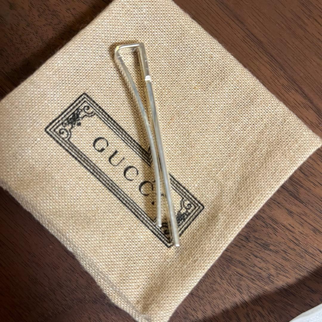 【週末セール】GUCCI ノットディテール GG ネクタイピン　シルバー