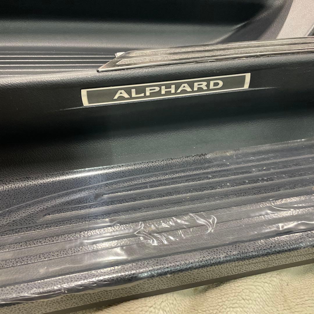 アルファード 30 純正　スカッフプレート社外マット、ステップ付