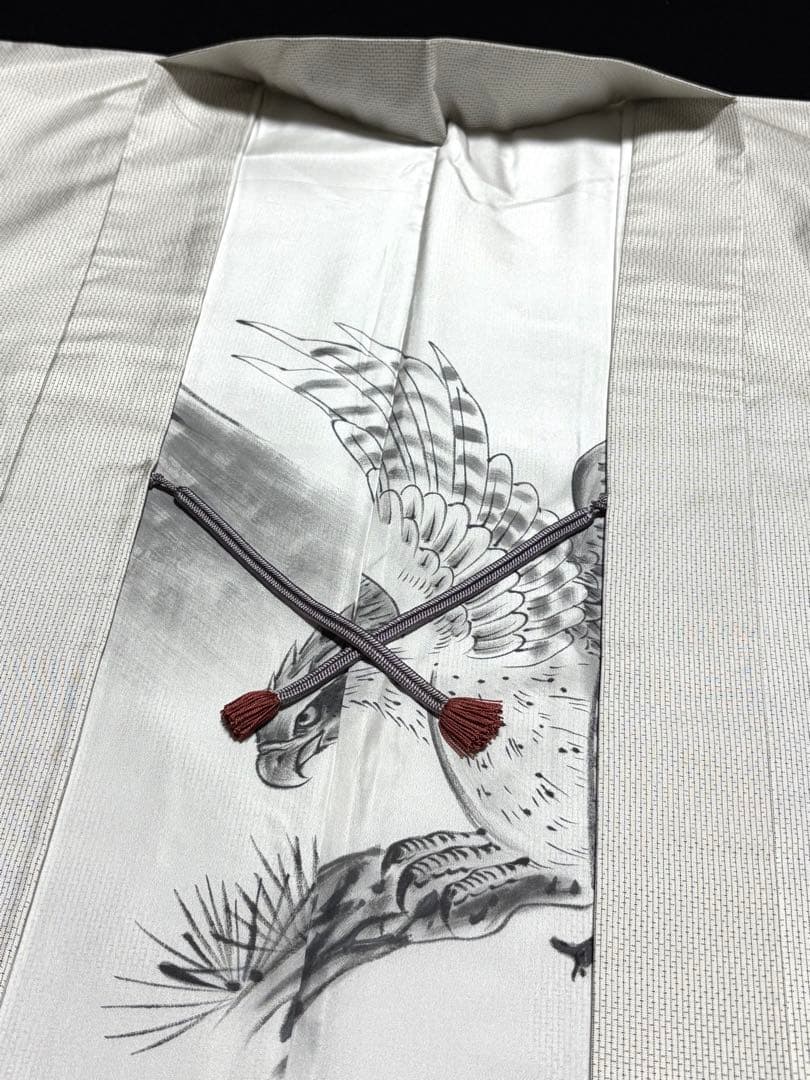 逸品　美品　和服　正絹　絣模様(白)大島紬アンサンブル(羽織紐)早い者勝ち