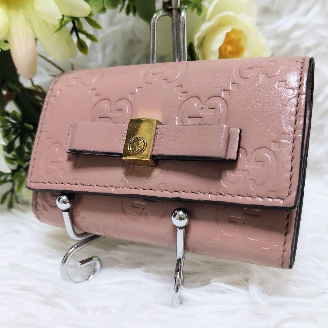 美品✨グッチ♡6連キーケース　シマレザー ボウイリボン　ゴールド金具くすみピンク