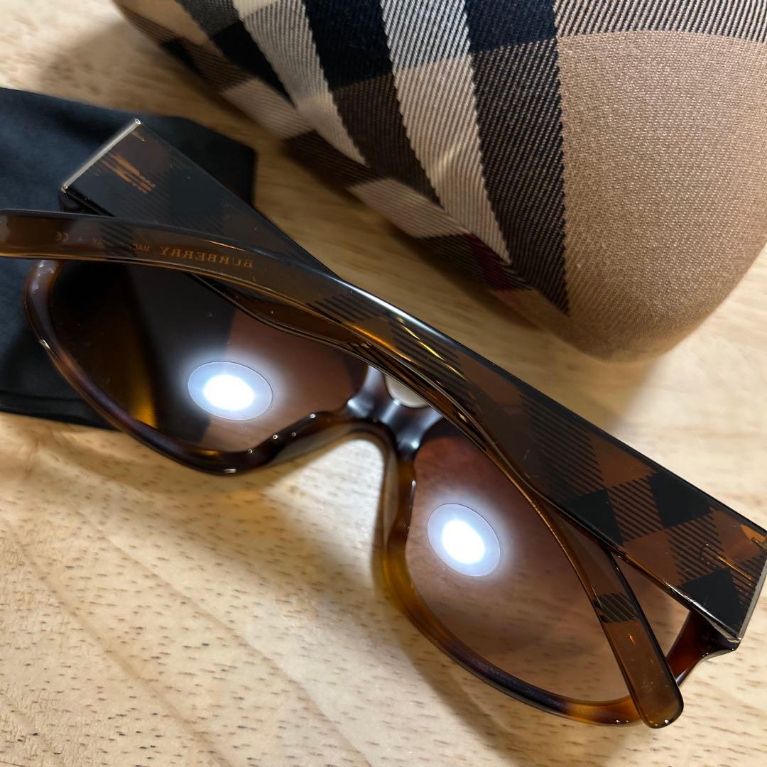 Burberry ブラウン サングラス ケース付き