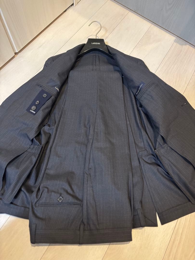【美品】ラルディーニ　スーツ48