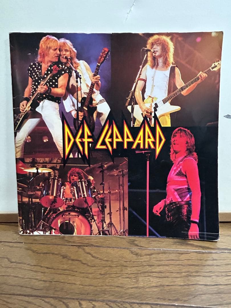 【極希少】デフ・レパード 1984年来日公演パンフ／炎のターゲット・ツアー