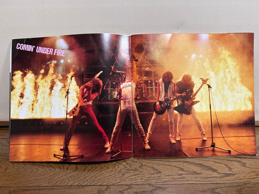 【極希少】デフ・レパード 1984年来日公演パンフ／炎のターゲット・ツアー