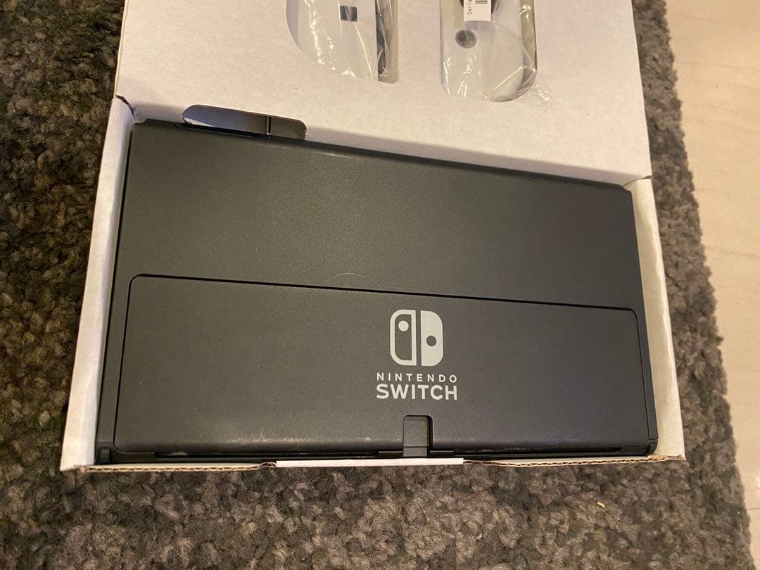 【美品】Nintendo Switch 有機ELモデル ホワイト/ブラック