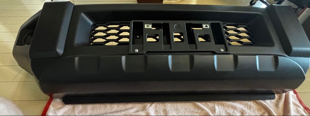 スズキ　ジムニー純正フロントバンパー ブラック JB64