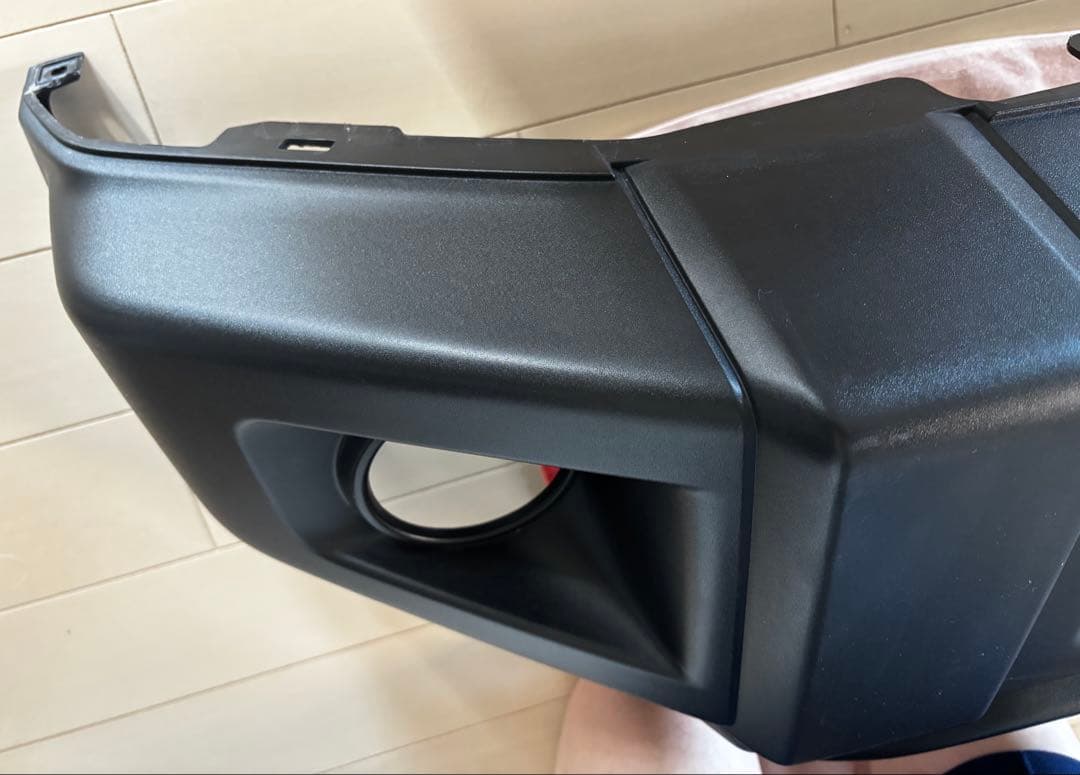 スズキ　ジムニー純正フロントバンパー ブラック JB64