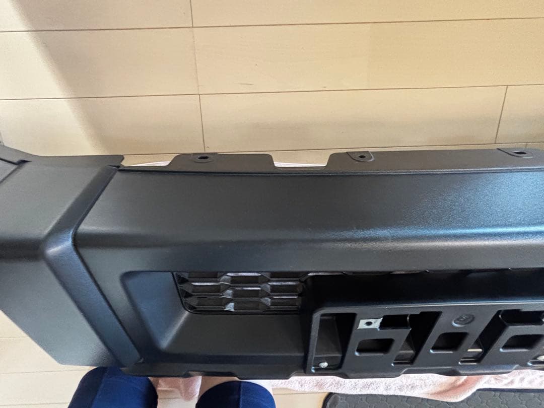 スズキ　ジムニー純正フロントバンパー ブラック JB64