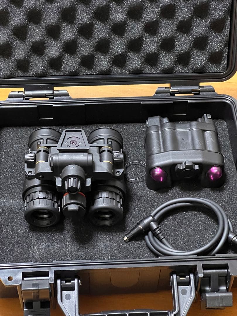 PVS31　デジタルナイトビジョン 実動 IR 四角画面タイプ