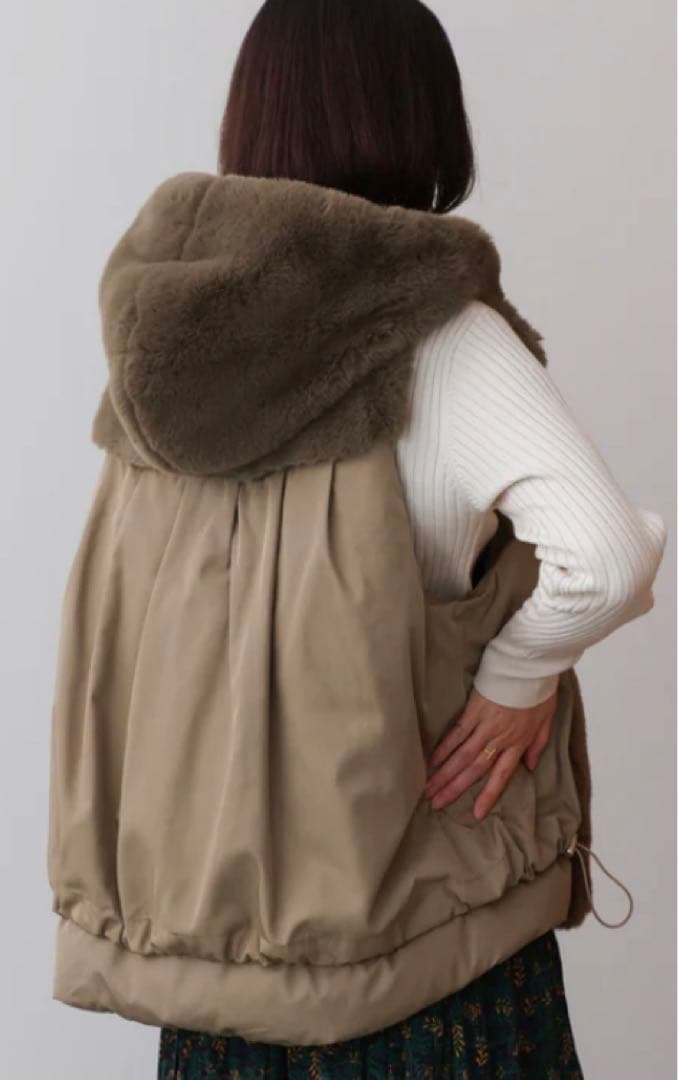 新品！異素材ダウンファーベスト（キャメル）